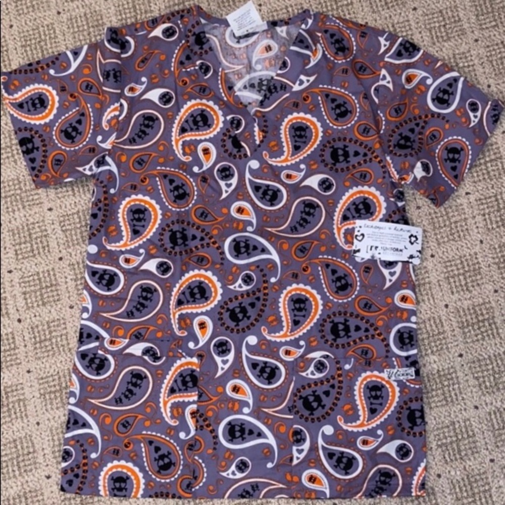 NWT‼️ Paisley Print Inspired Halloween Scrub Top